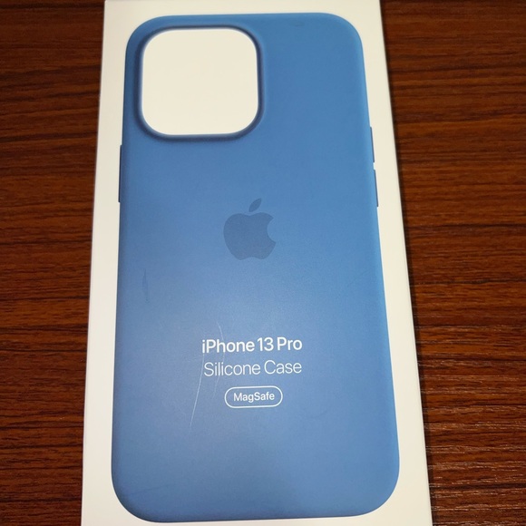 SOLD—Apple IPhone 13 Pro Silicone Case with MagSafe- Blue Jay - Picture 4 of 5